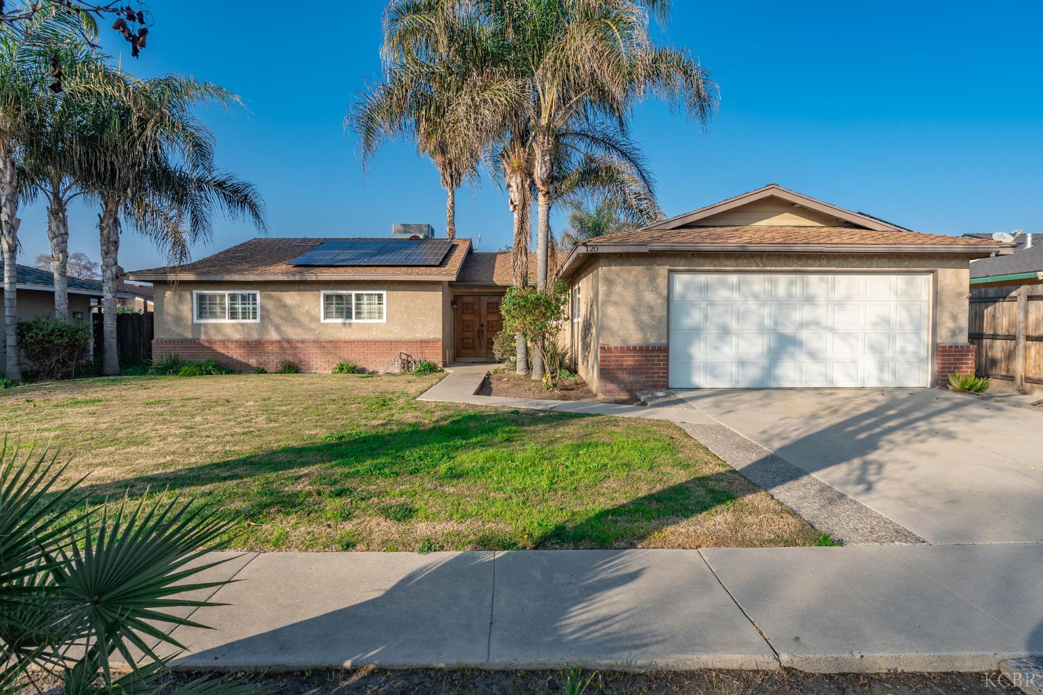 120 W Magnolia Ave, Hanford, CA 93230