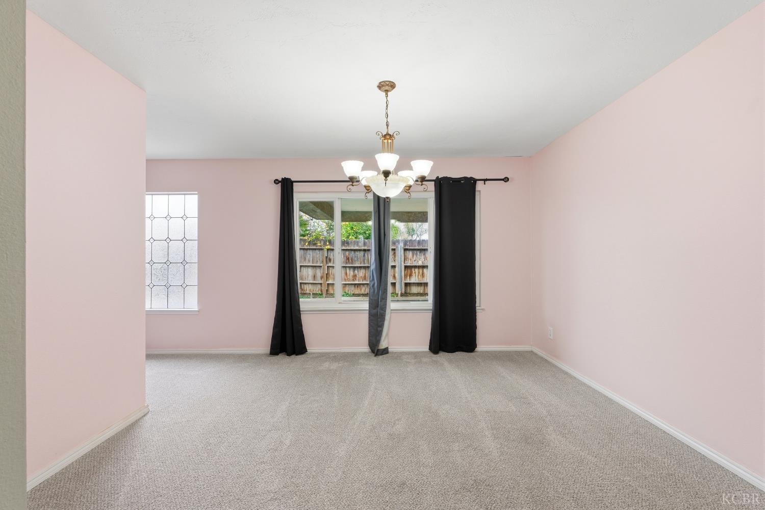 120 W Magnolia Ave, Hanford, CA 93230