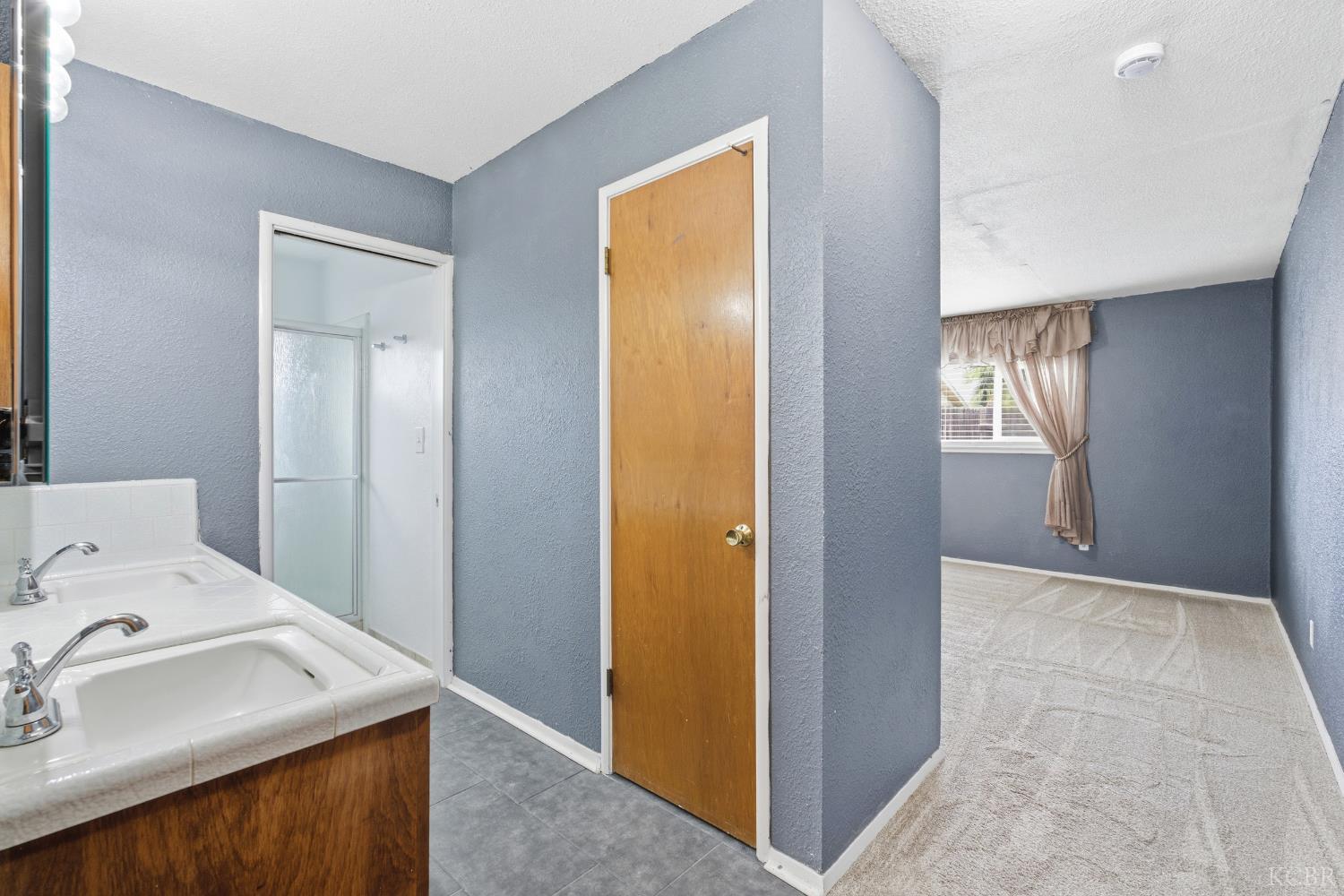 120 W Magnolia Ave, Hanford, CA 93230