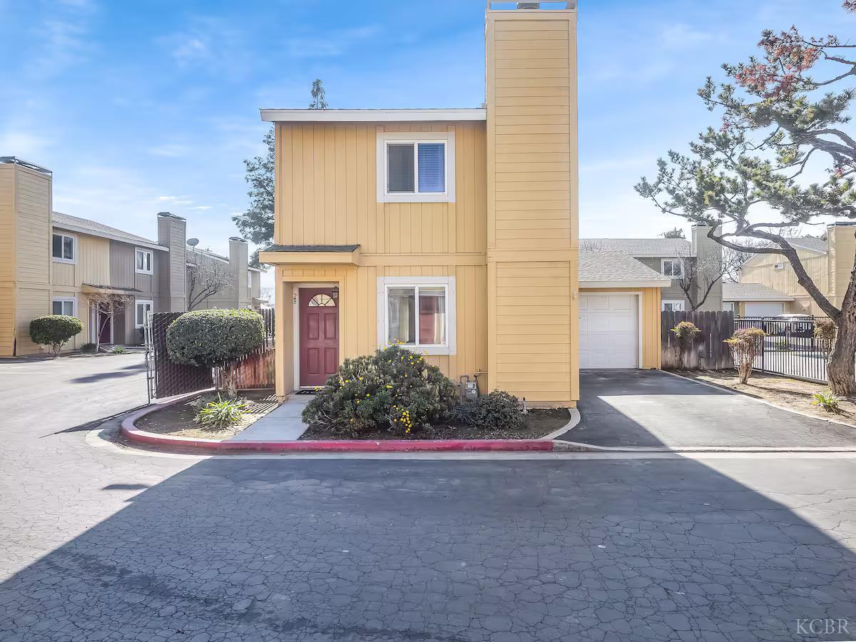 232 N Lemoore Ave N, Lemoore, CA 93245