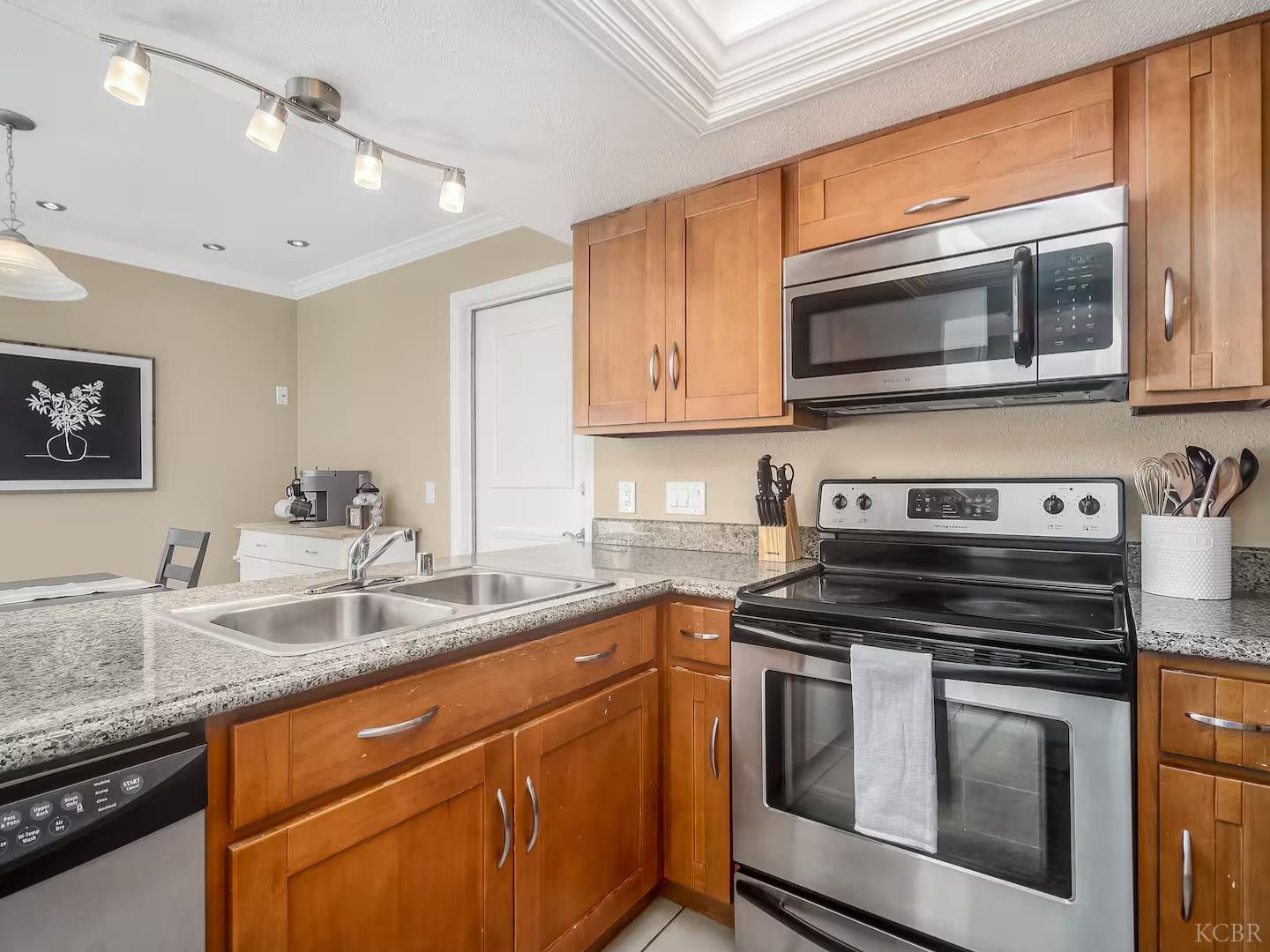 232 N Lemoore Ave N, Lemoore, CA 93245