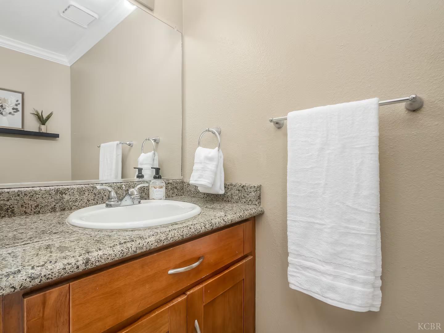 232 N Lemoore Ave N, Lemoore, CA 93245