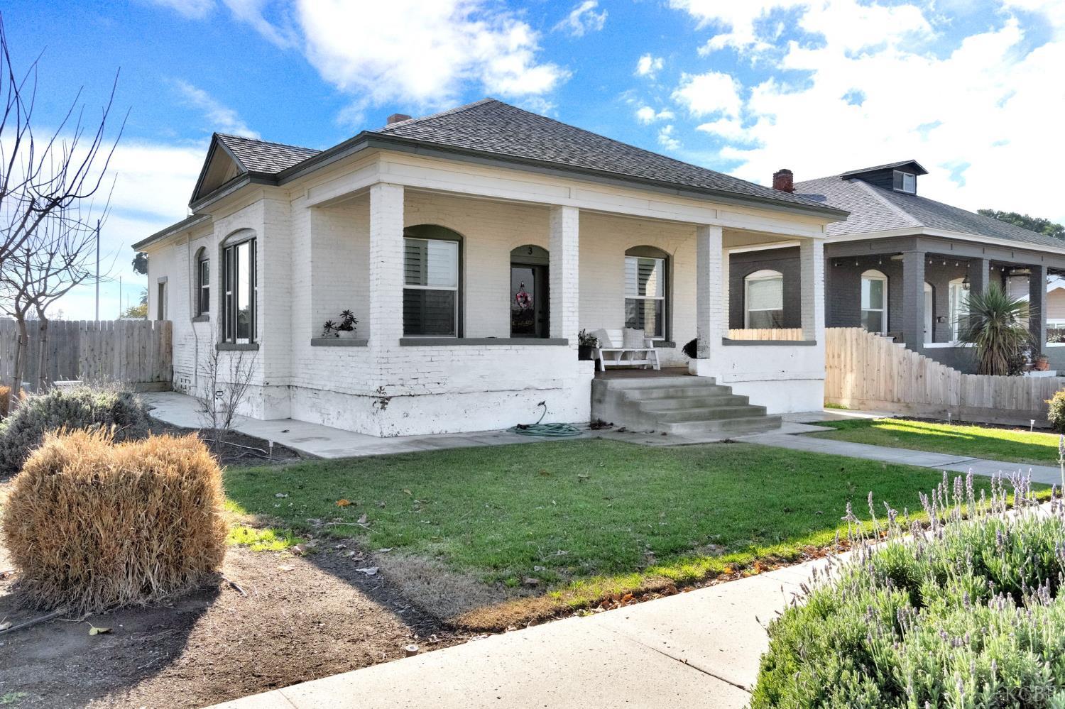 3 C St, Lemoore, CA 93245