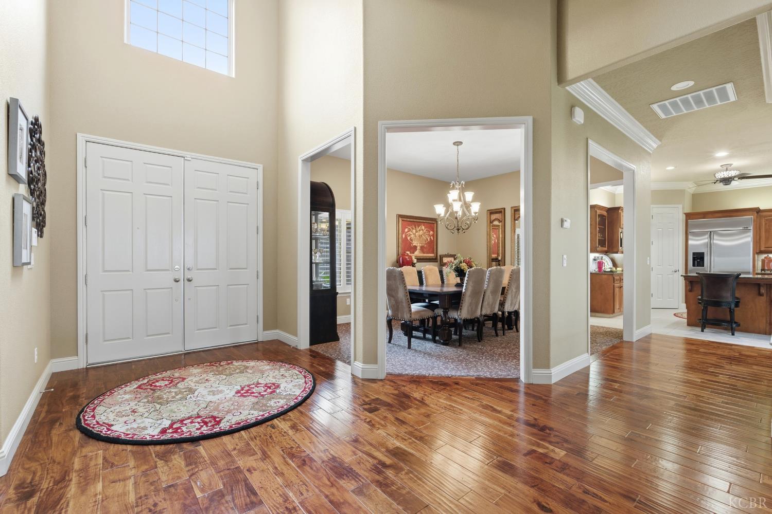 297 W Harold Griswold Way, Hanford, CA 93230