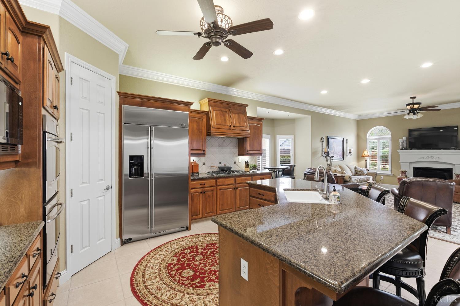 297 W Harold Griswold Way, Hanford, CA 93230