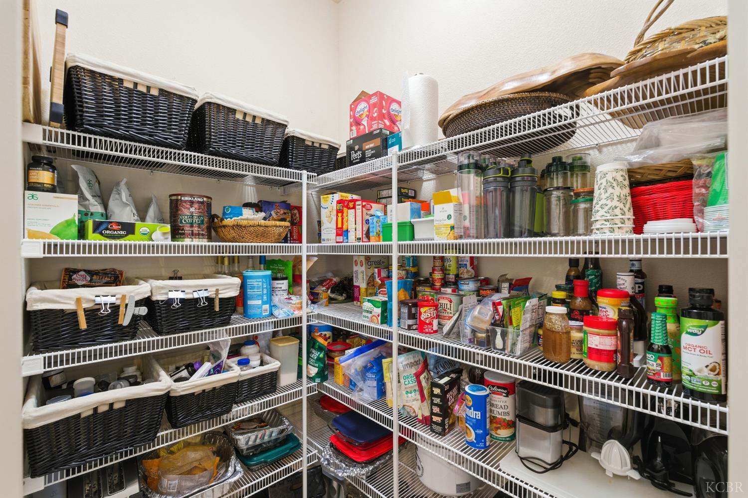 297 W Harold Griswold Way, Hanford, CA 93230