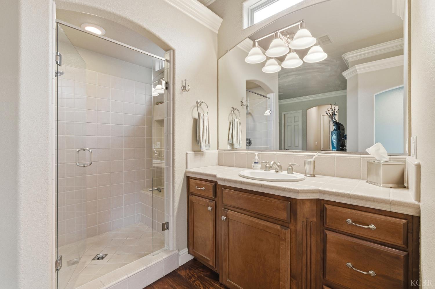 297 W Harold Griswold Way, Hanford, CA 93230