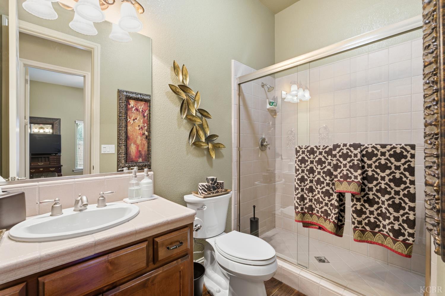 297 W Harold Griswold Way, Hanford, CA 93230