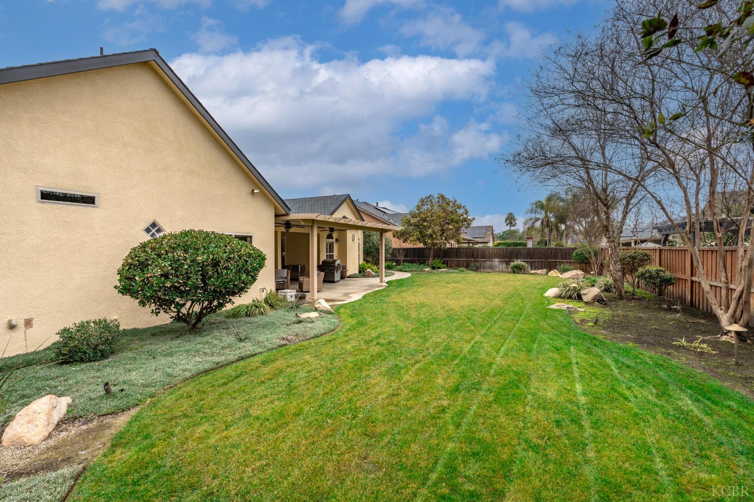 297 W Harold Griswold Way, Hanford, CA 93230