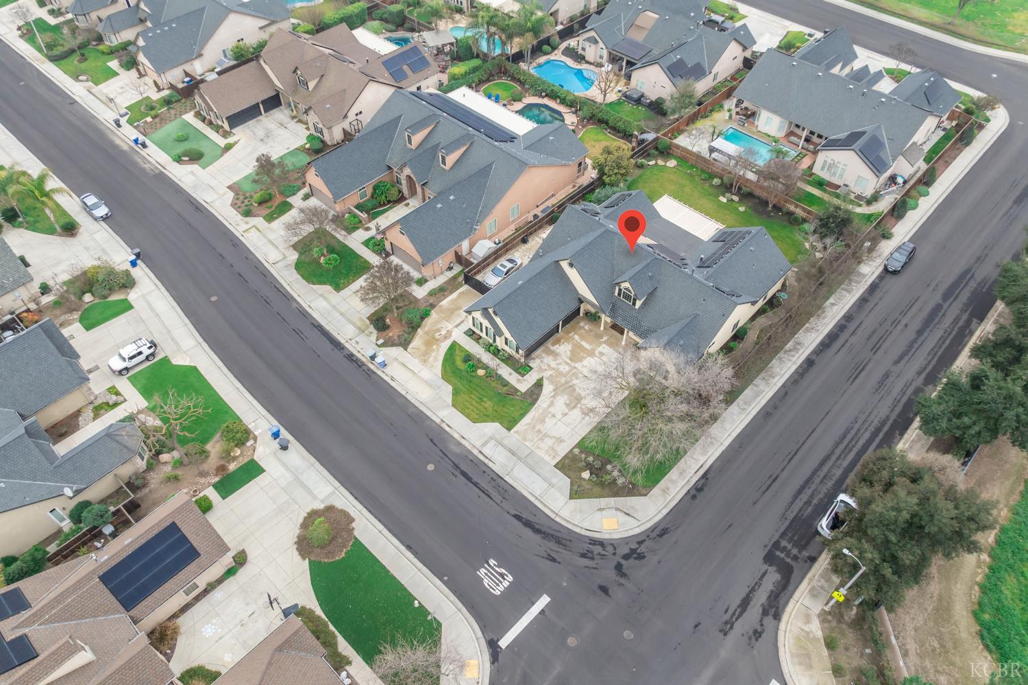 297 W Harold Griswold Way, Hanford, CA 93230