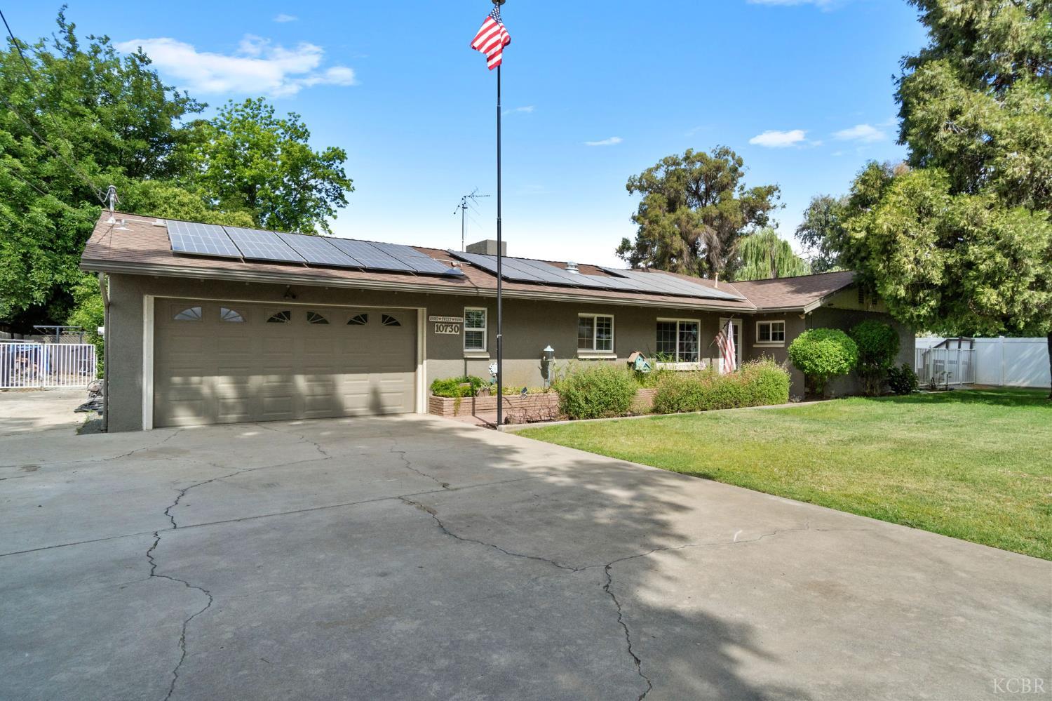 10730 17th Ave, Lemoore, CA 93245