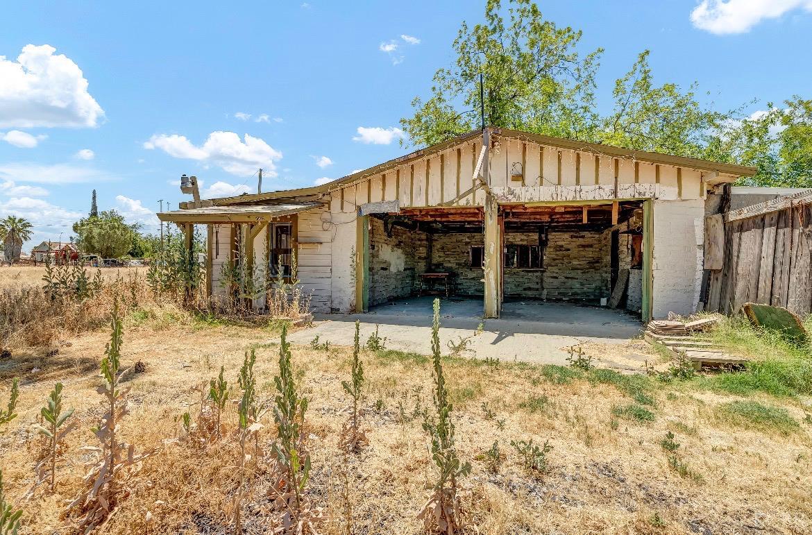 11431 11th Ave, Hanford, CA 93230