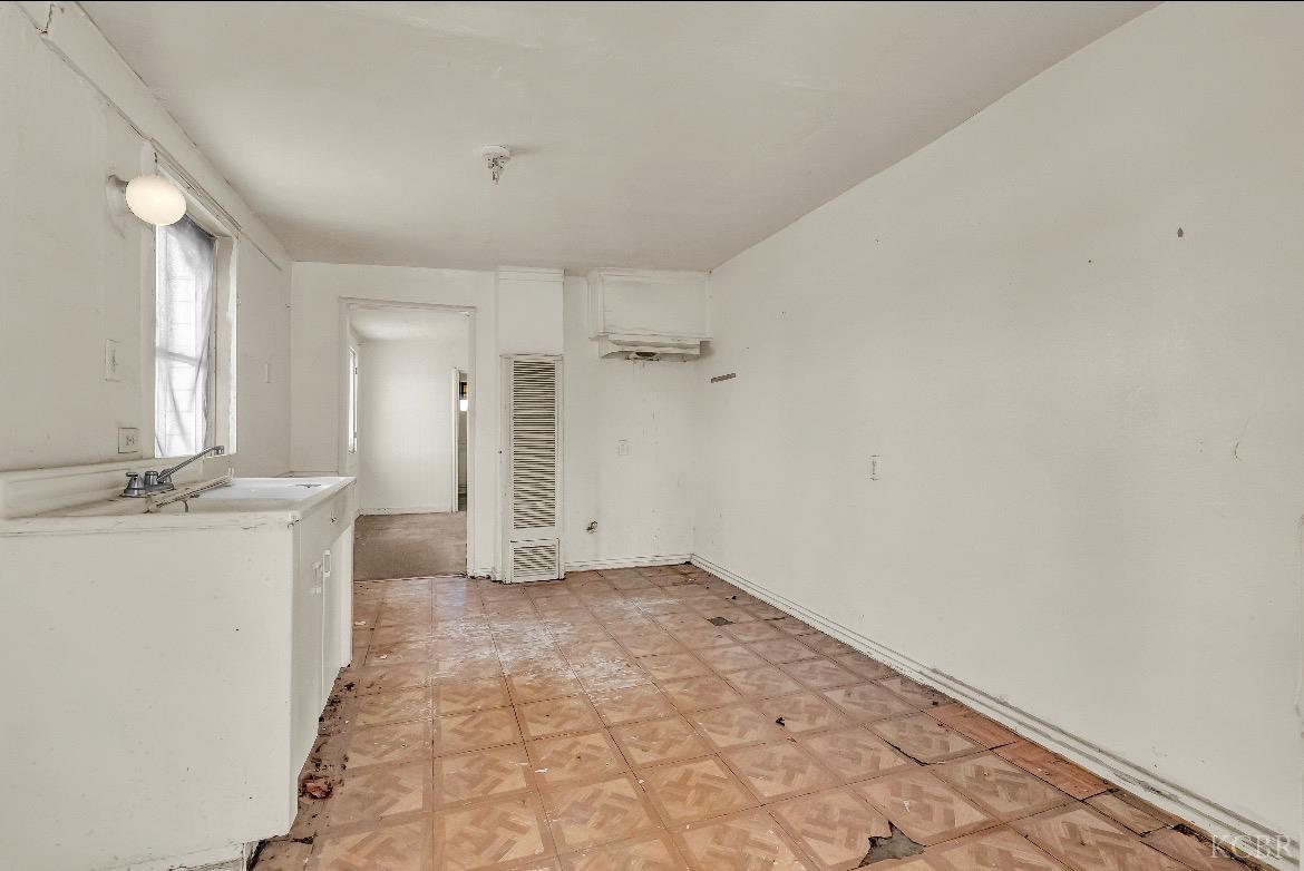 11431 11th Ave, Hanford, CA 93230