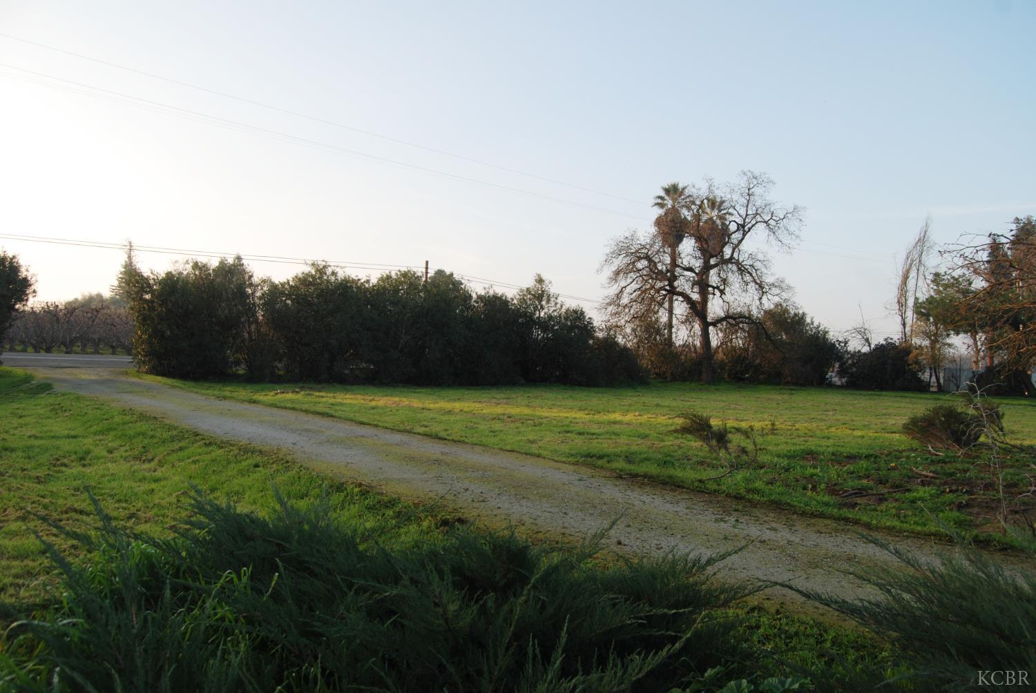 6195 11th Ave, Hanford, CA 93230