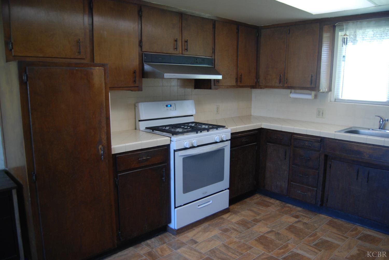 6195 11th Ave, Hanford, CA 93230