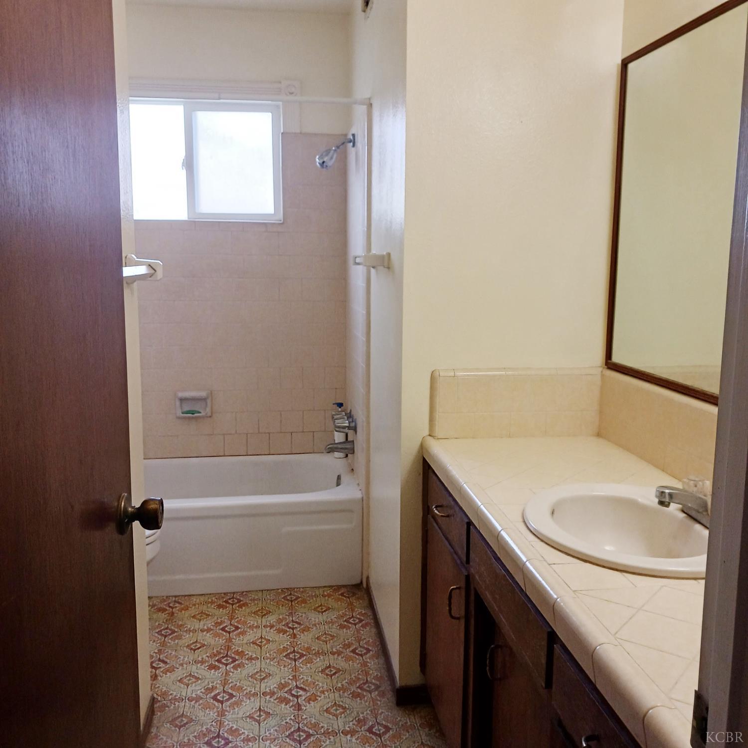 6195 11th Ave, Hanford, CA 93230