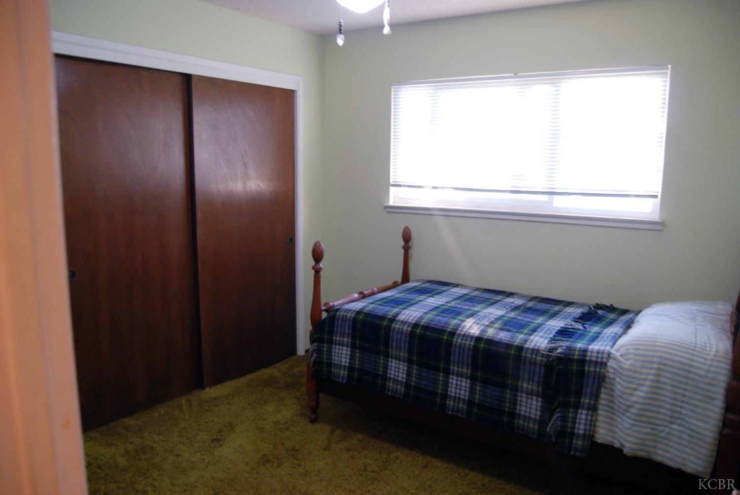 6195 11th Ave, Hanford, CA 93230