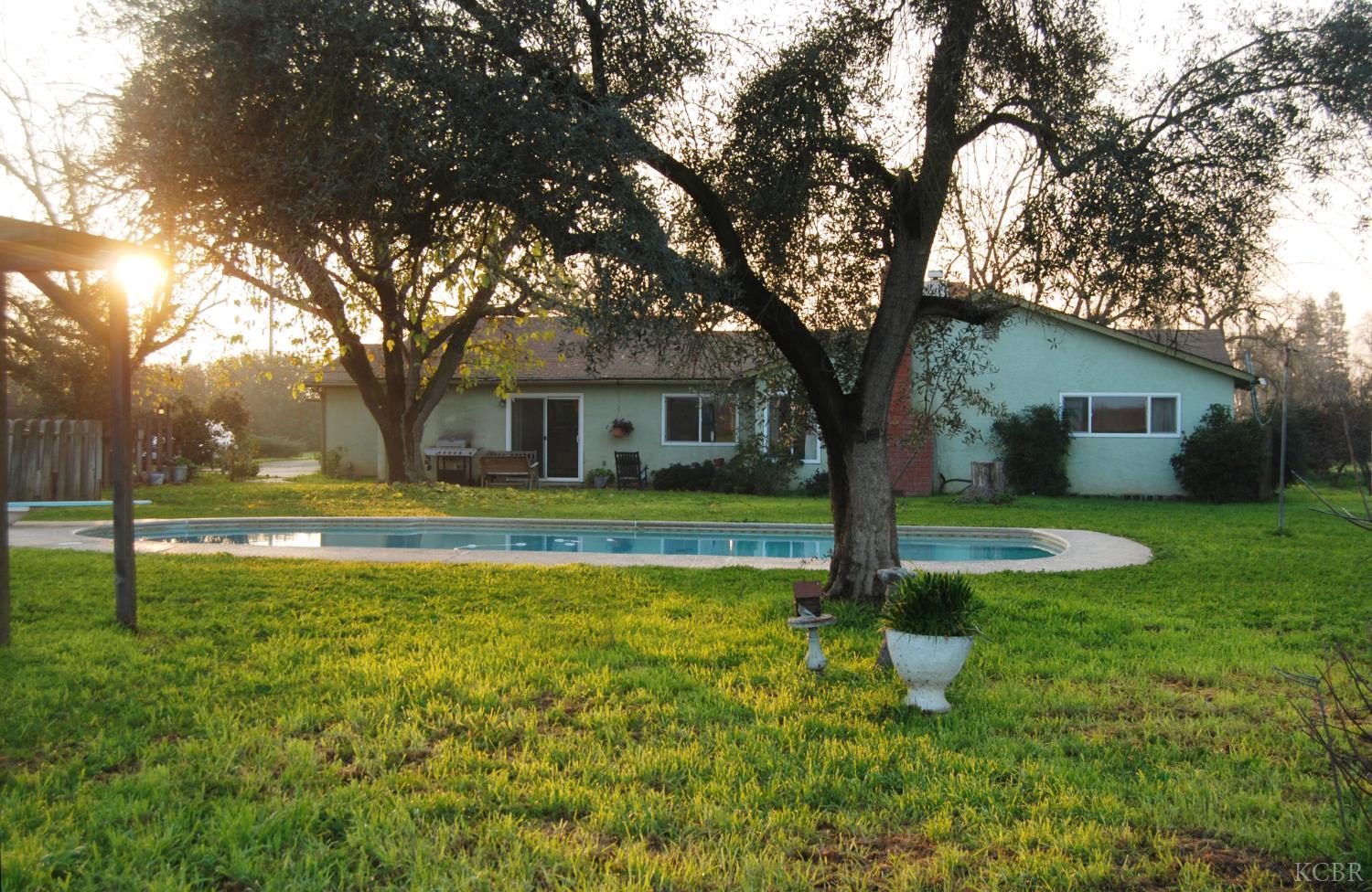 6195 11th Ave, Hanford, CA 93230