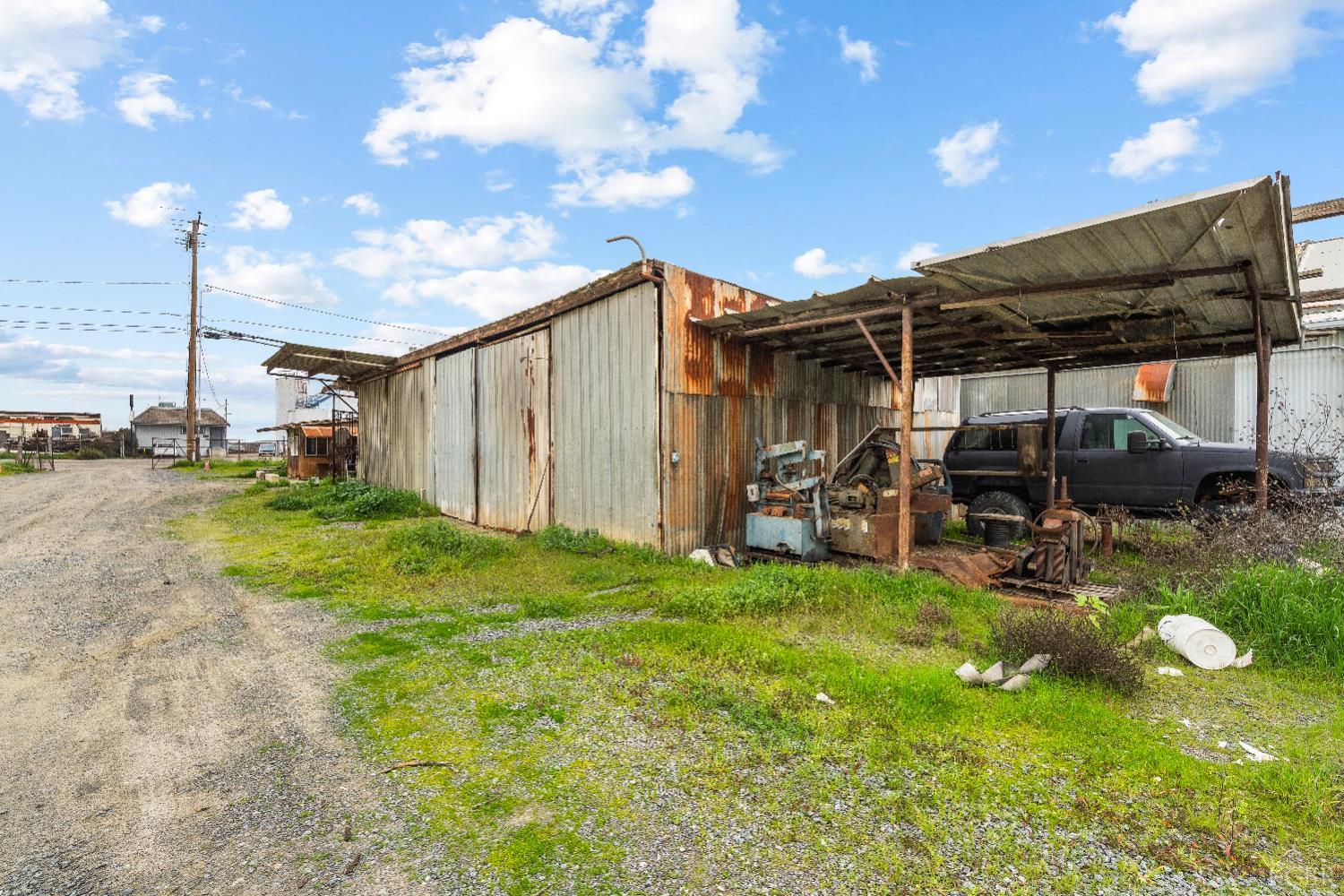 9999 Lacey Blvd, Hanford, CA 93230