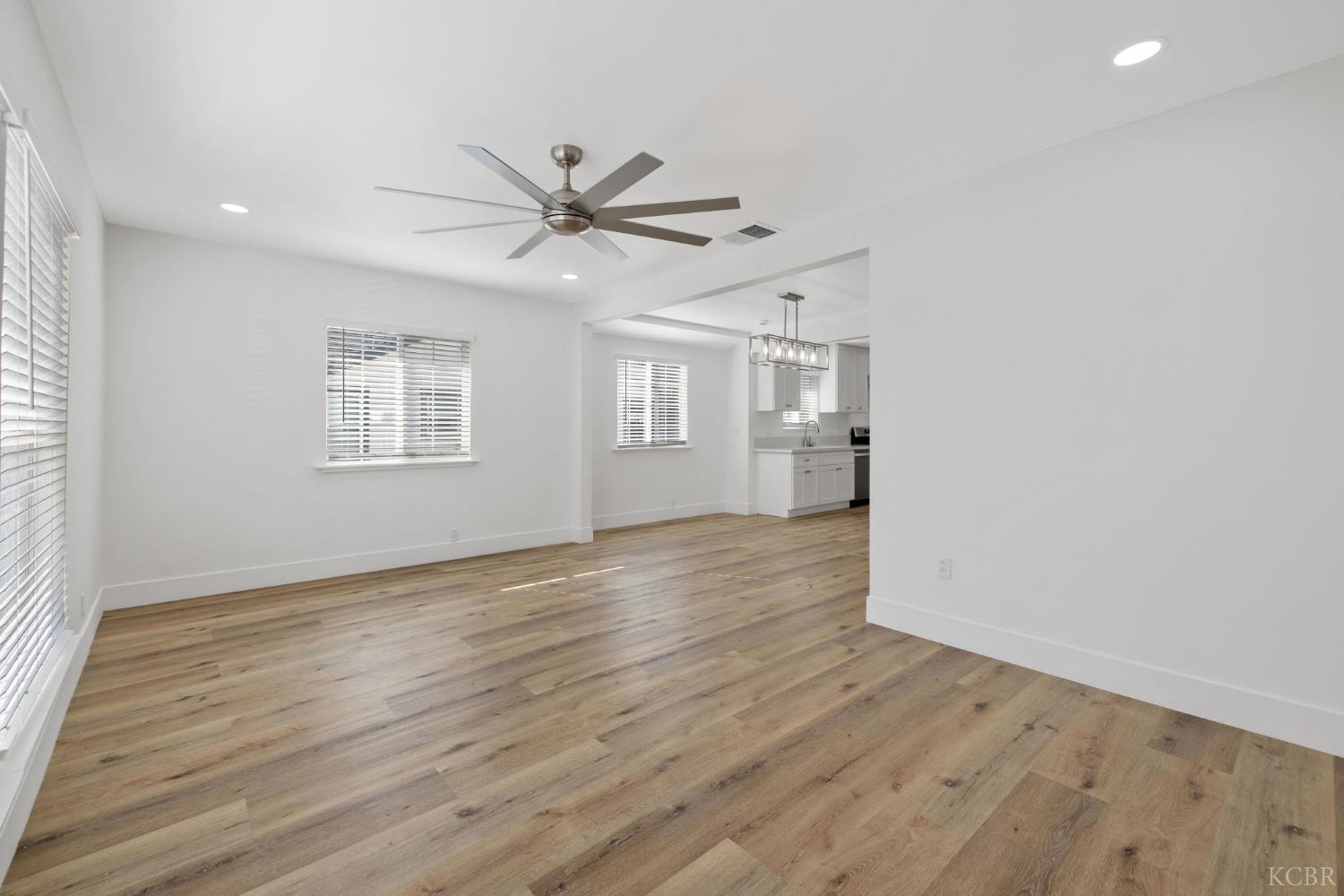 1404 Kaweah St, Hanford, CA 93230