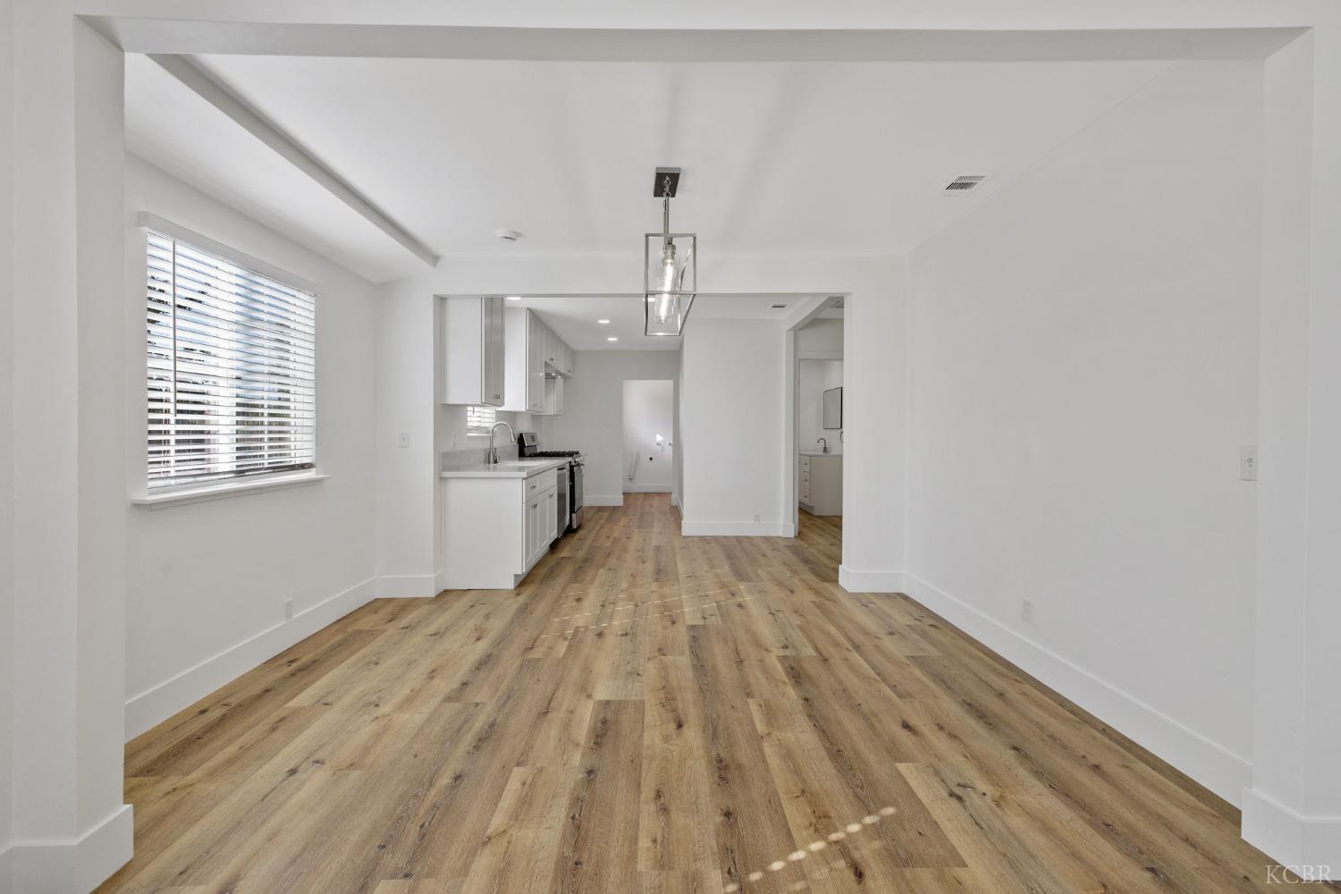 1404 Kaweah St, Hanford, CA 93230