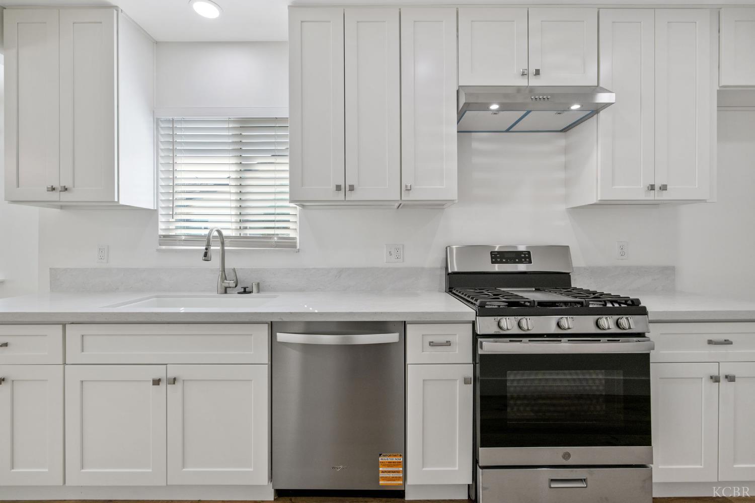 1404 Kaweah St, Hanford, CA 93230