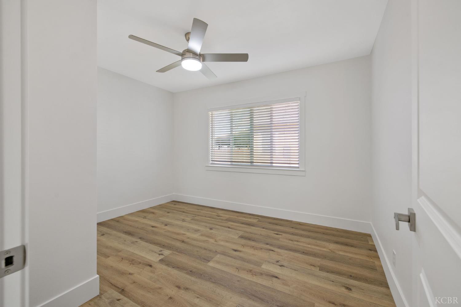 1404 Kaweah St, Hanford, CA 93230