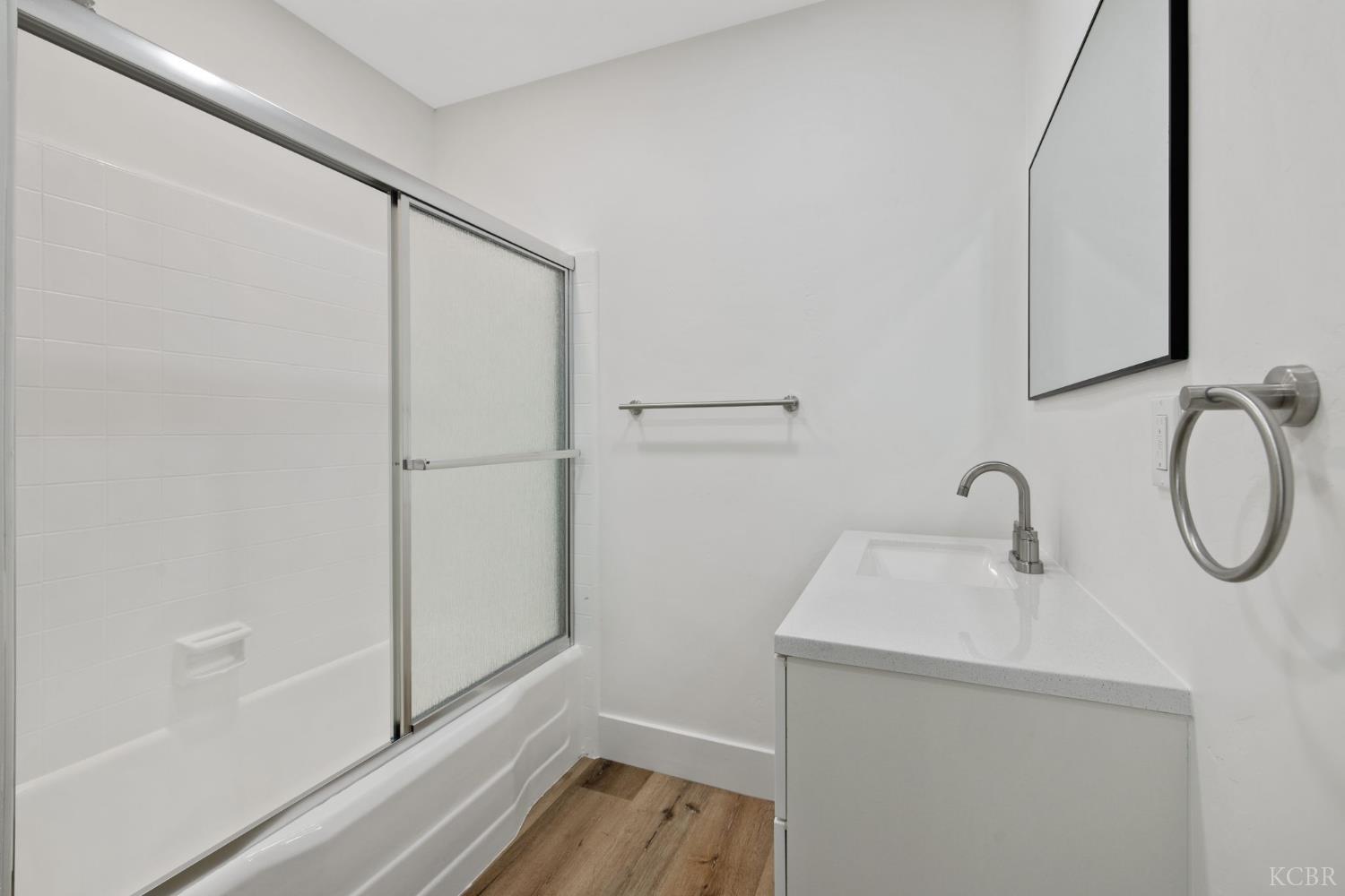 1404 Kaweah St, Hanford, CA 93230