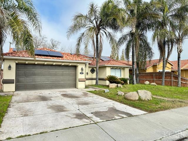 982 Cedarwood St, Hanford, CA 93230