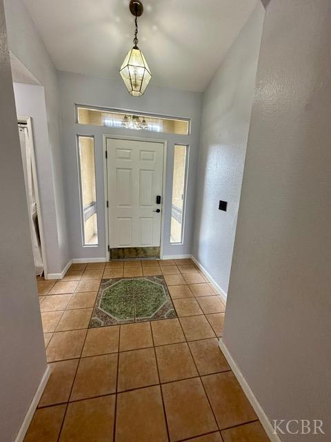 982 Cedarwood St, Hanford, CA 93230