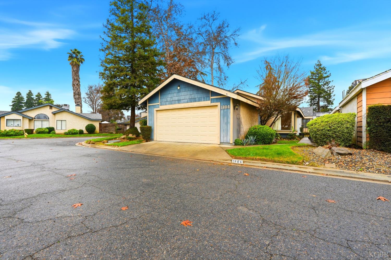1804 E Vine Ave, Visalia, CA 93292