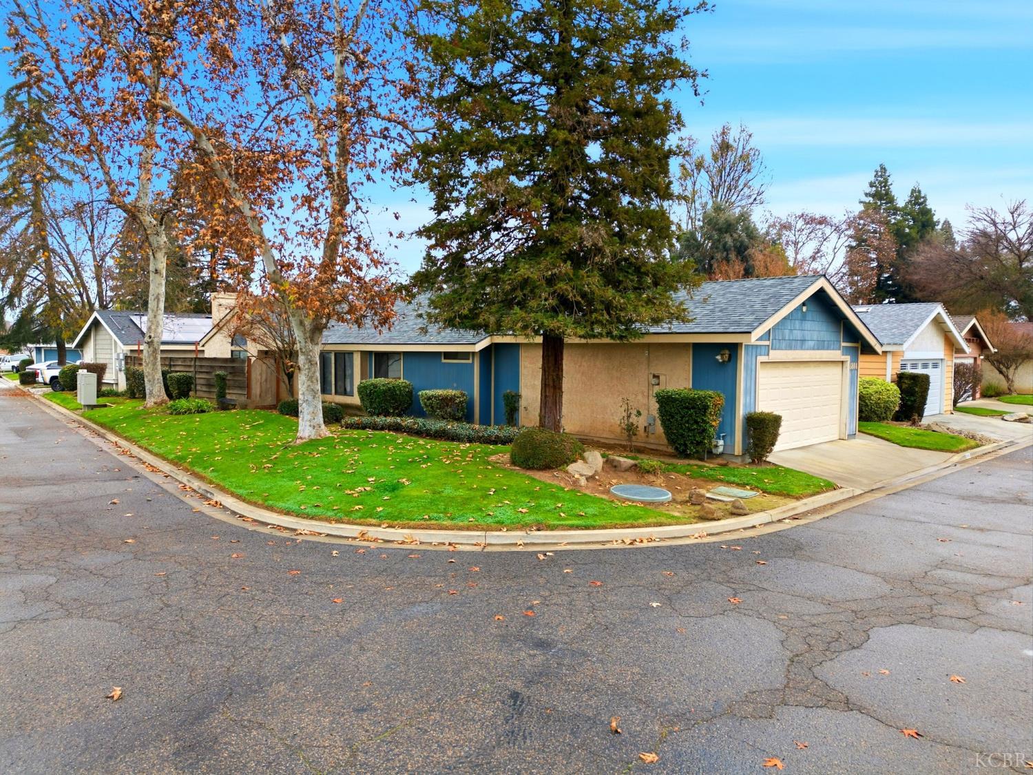 1804 E Vine Ave, Visalia, CA 93292