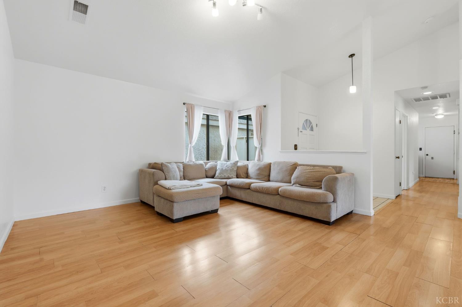 1804 E Vine Ave, Visalia, CA 93292