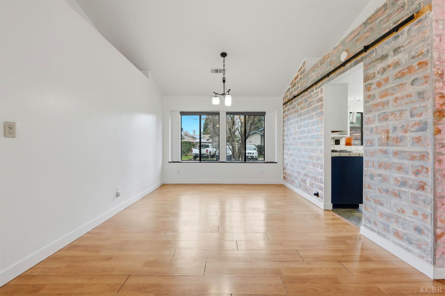 1804 E Vine Ave, Visalia, CA 93292