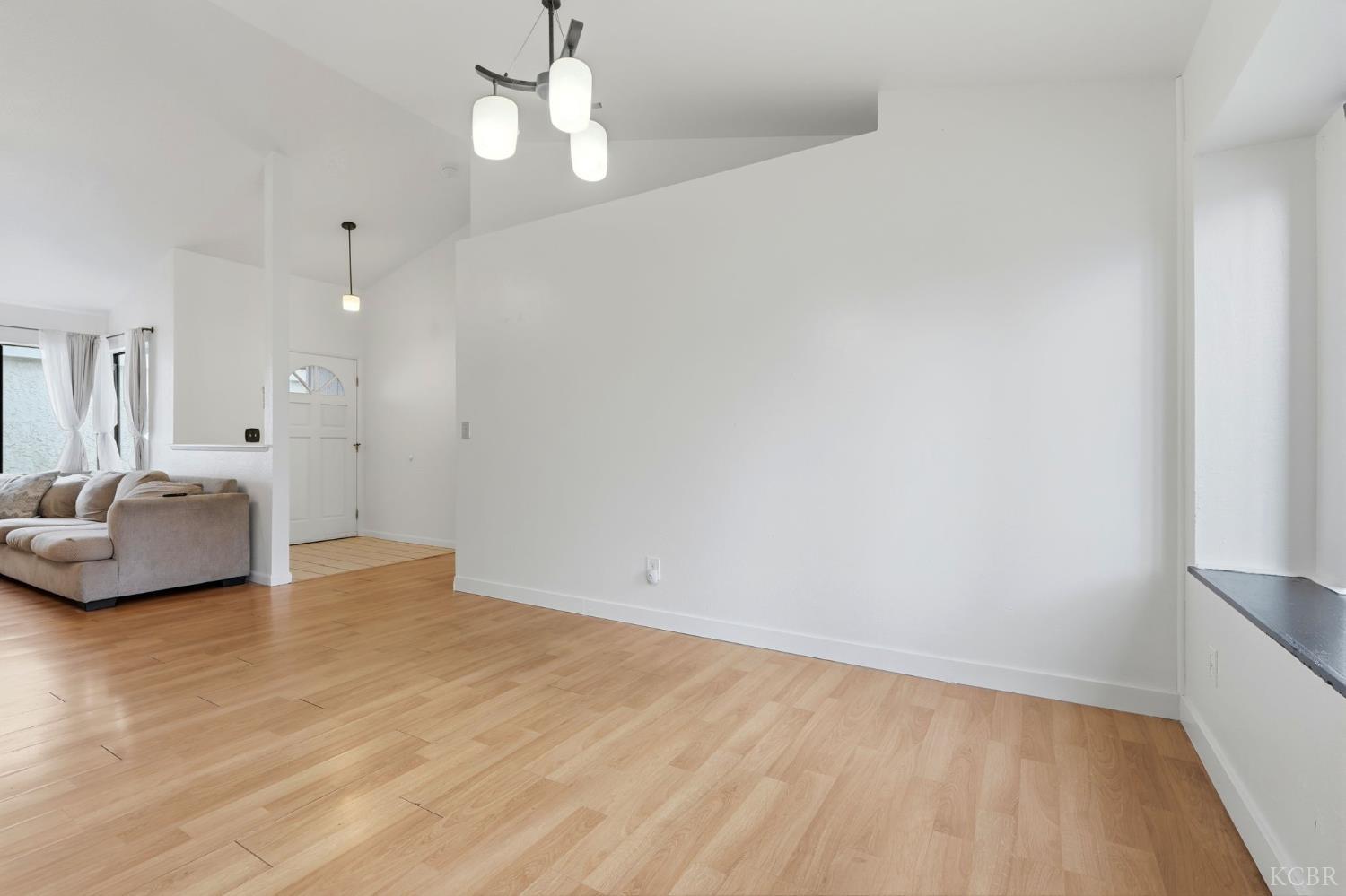 1804 E Vine Ave, Visalia, CA 93292