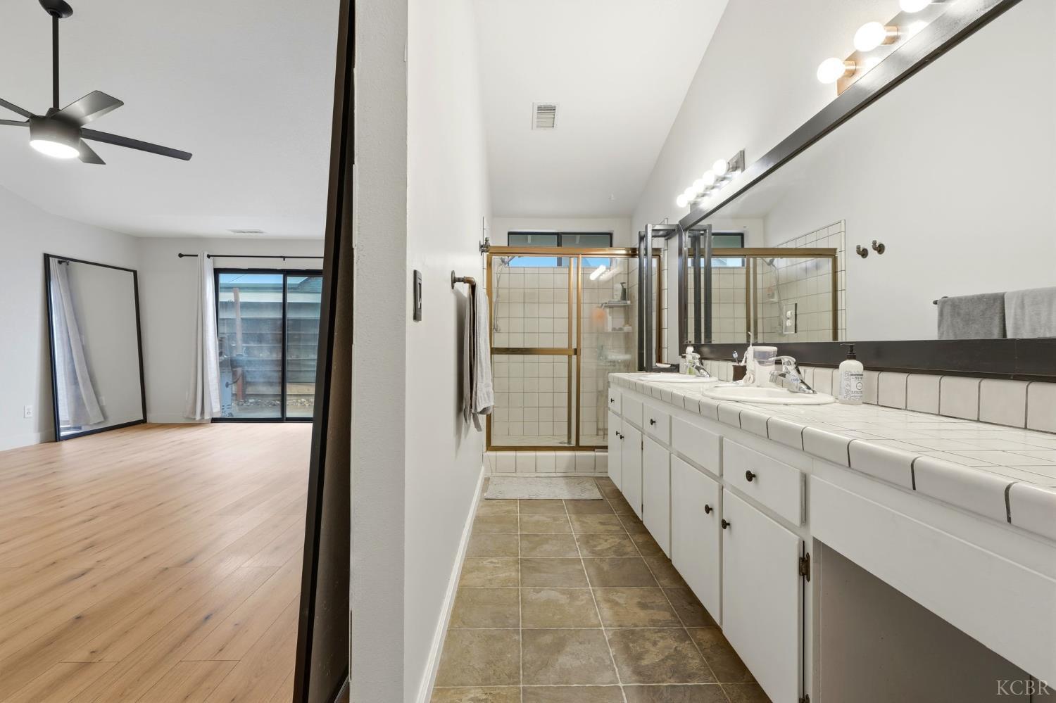 1804 E Vine Ave, Visalia, CA 93292