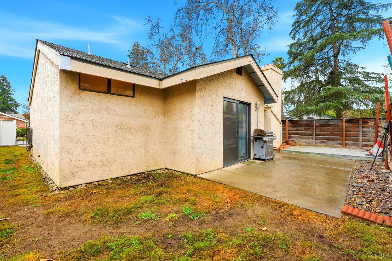 1804 E Vine Ave, Visalia, CA 93292