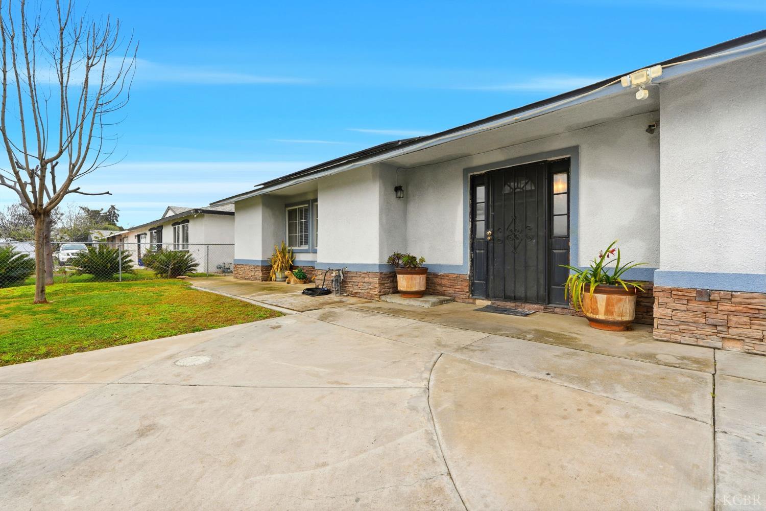 2414 Strepy Ave, Corcoran, CA 93212