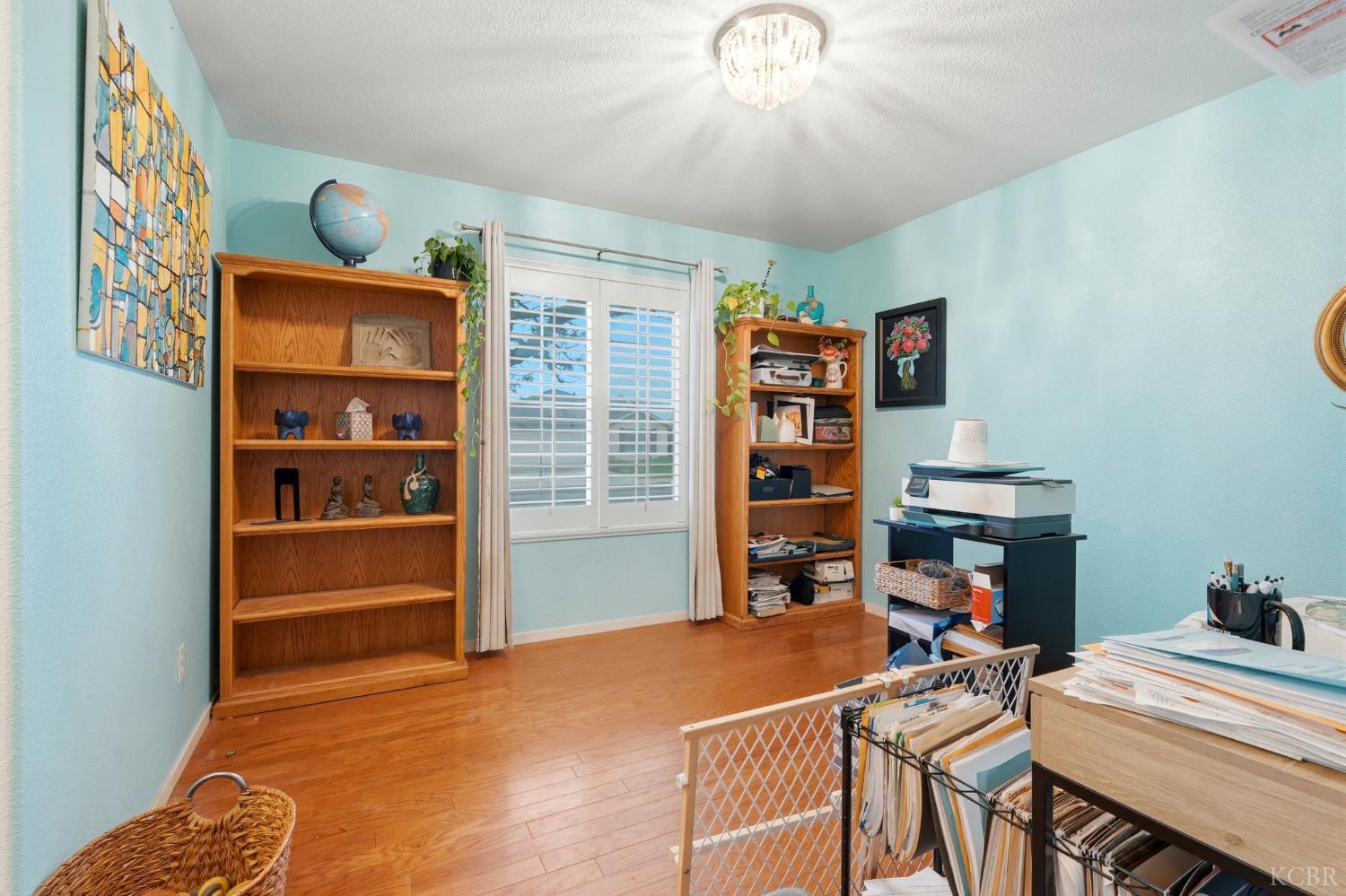 1306 Waterview St, Hanford, CA 93230