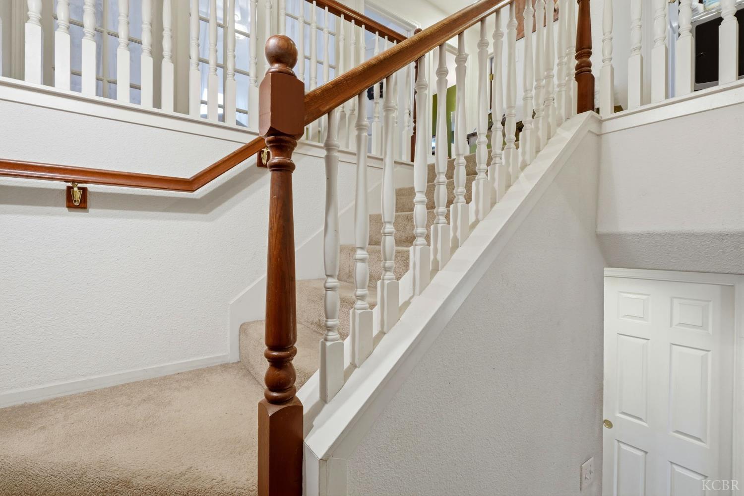 1306 Waterview St, Hanford, CA 93230