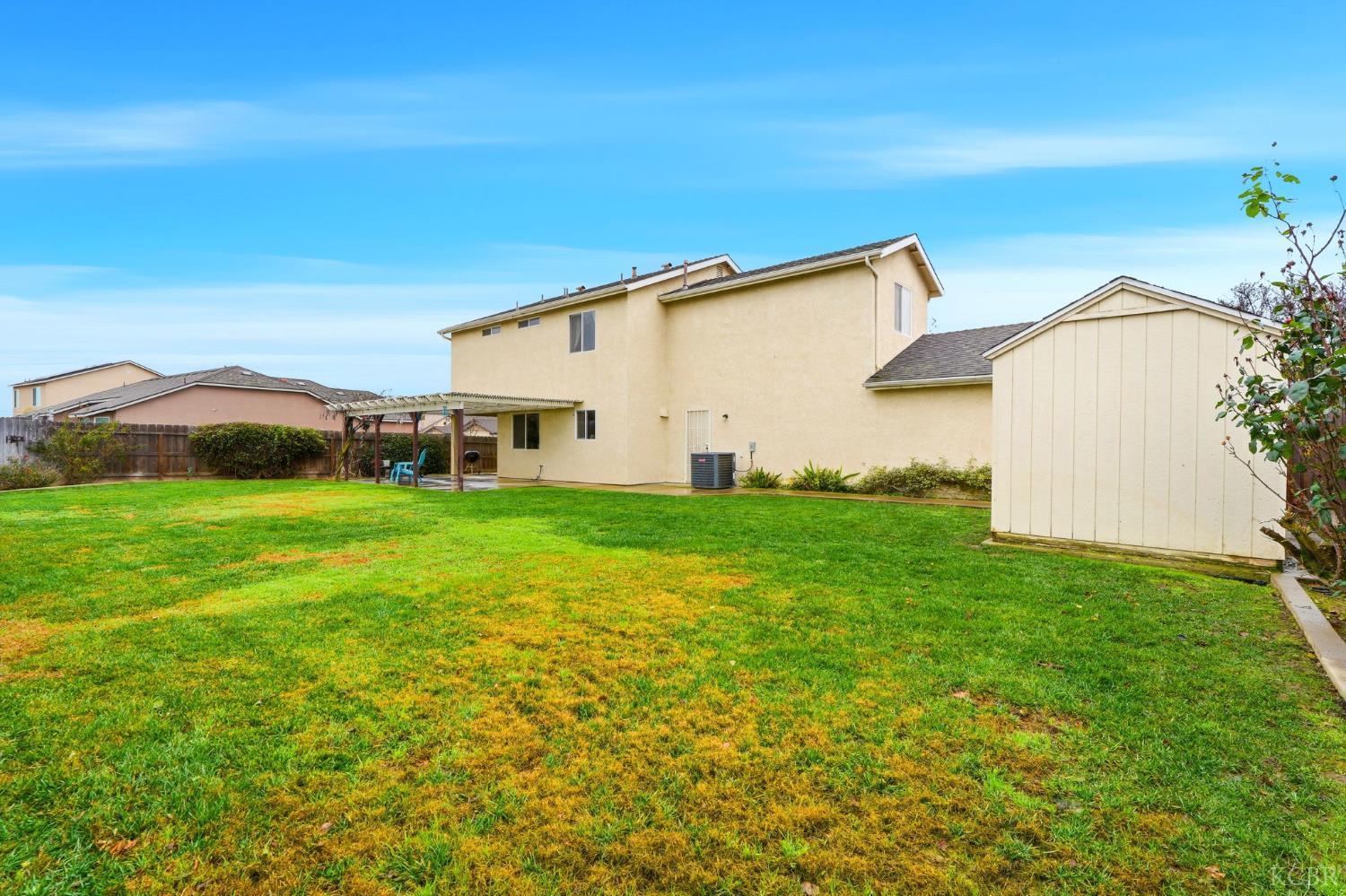 1306 Waterview St, Hanford, CA 93230