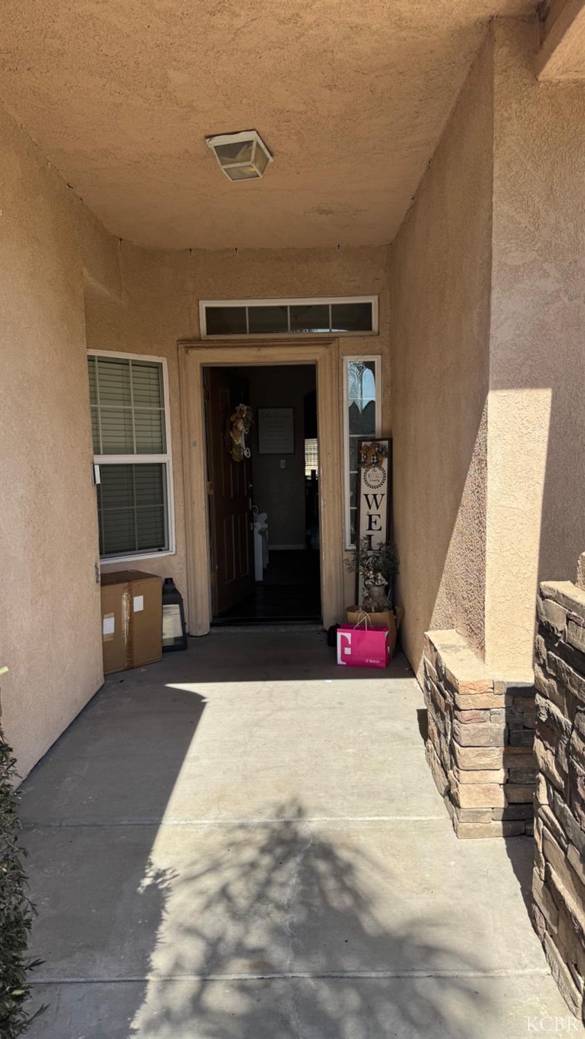 1936 W Heather Ln W, Hanford, CA 93230