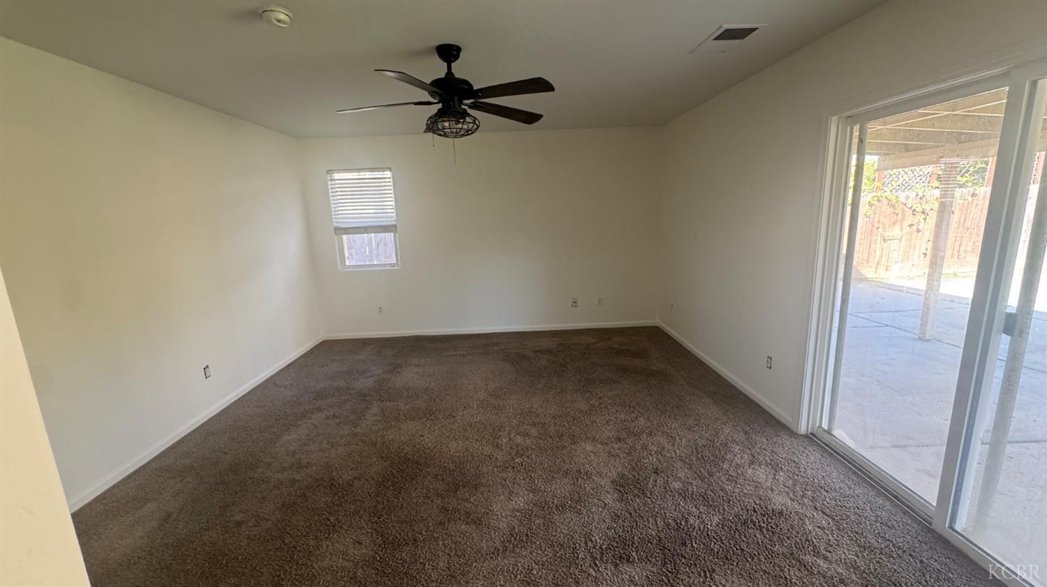 1936 W Heather Ln W, Hanford, CA 93230