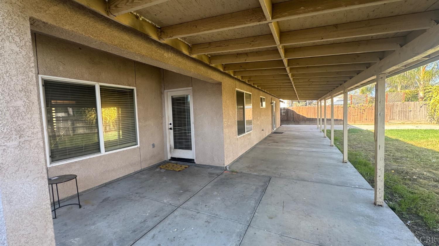 1936 W Heather Ln W, Hanford, CA 93230