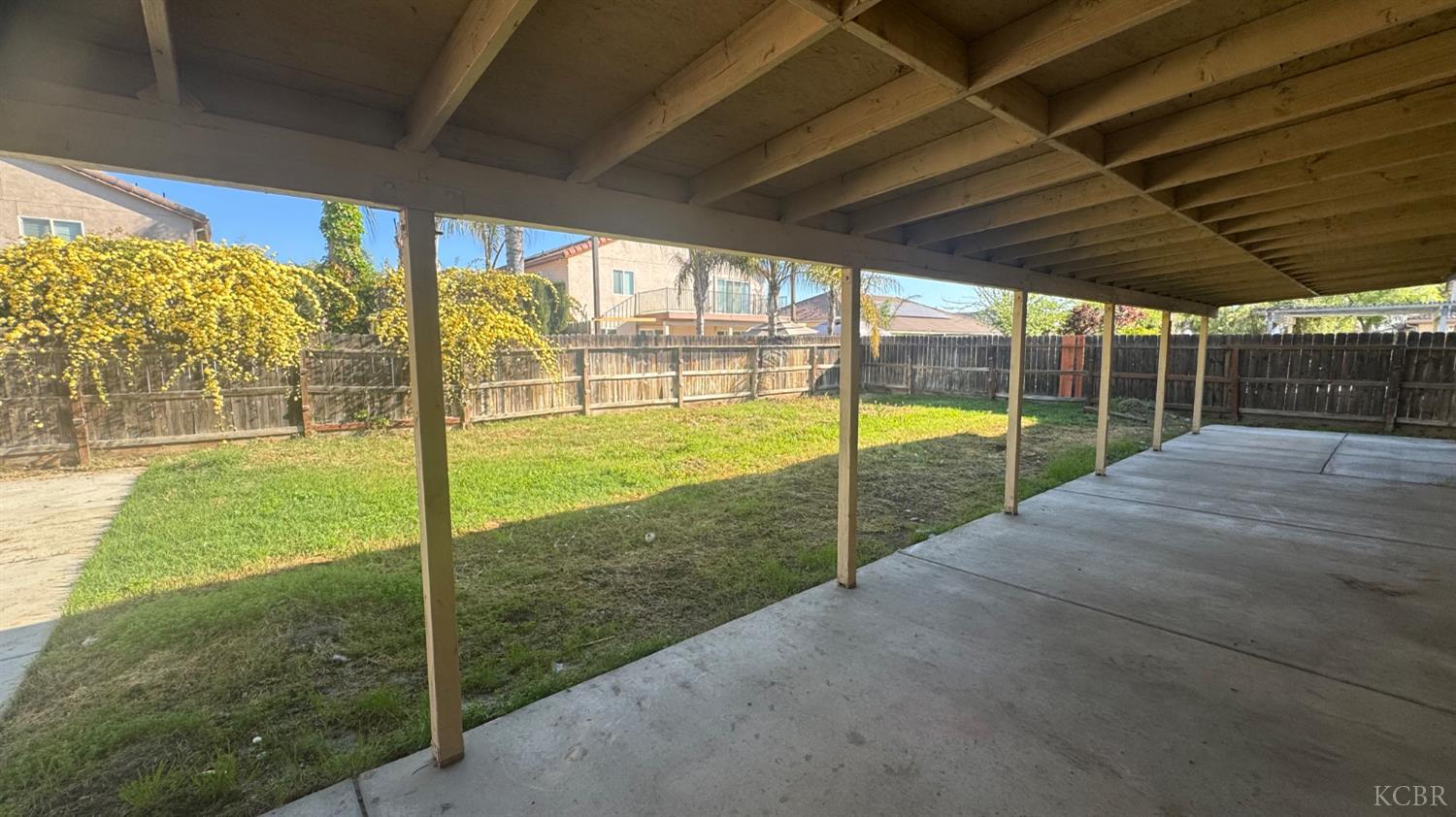 1936 W Heather Ln W, Hanford, CA 93230