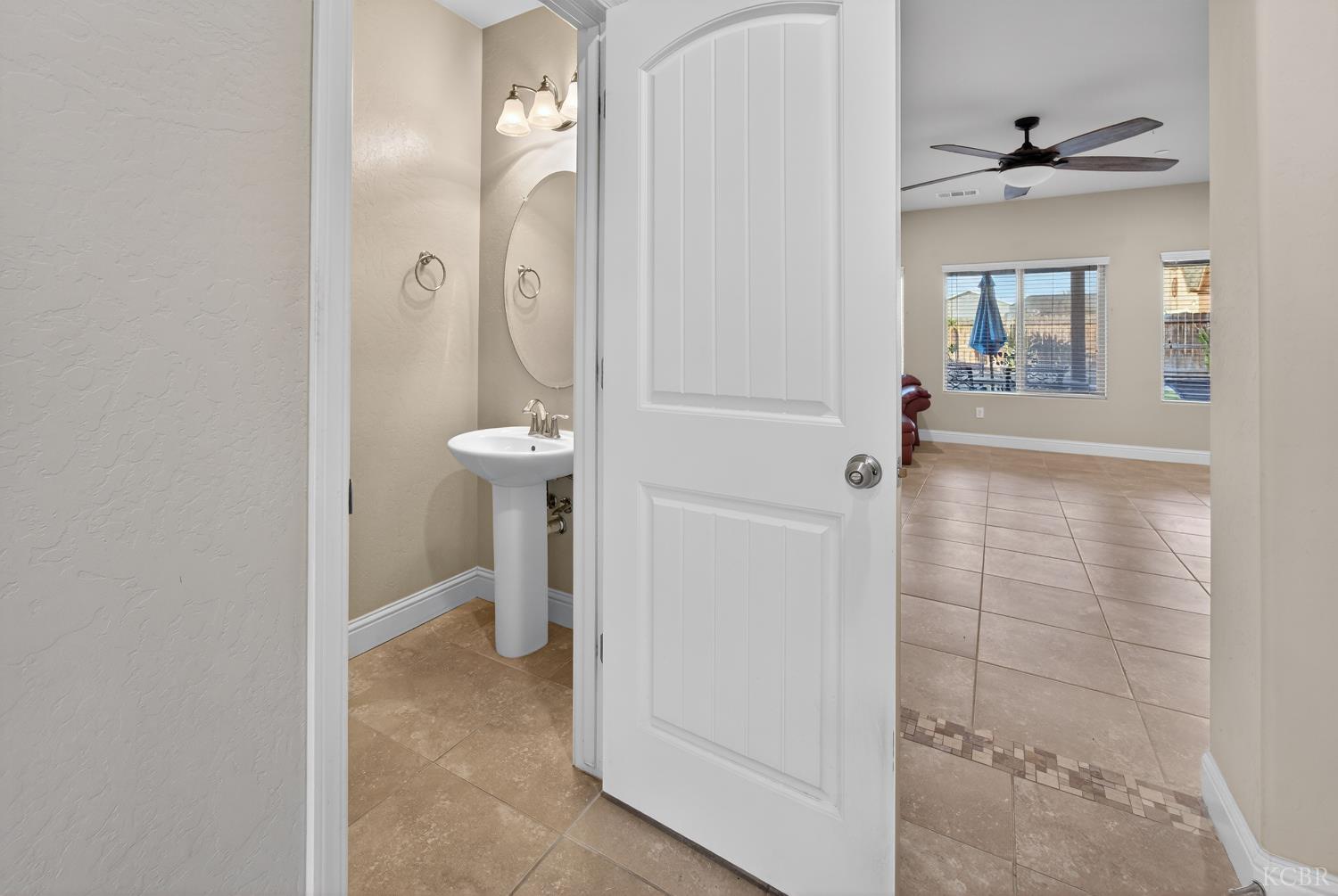 2060 W Hopkins Way, Hanford, CA 93230