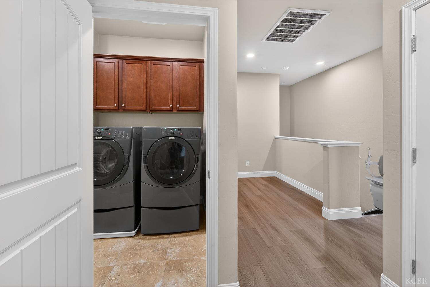 2060 W Hopkins Way, Hanford, CA 93230