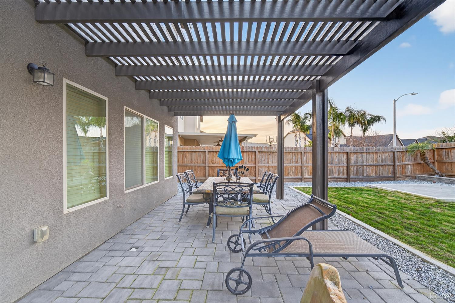 2060 W Hopkins Way, Hanford, CA 93230