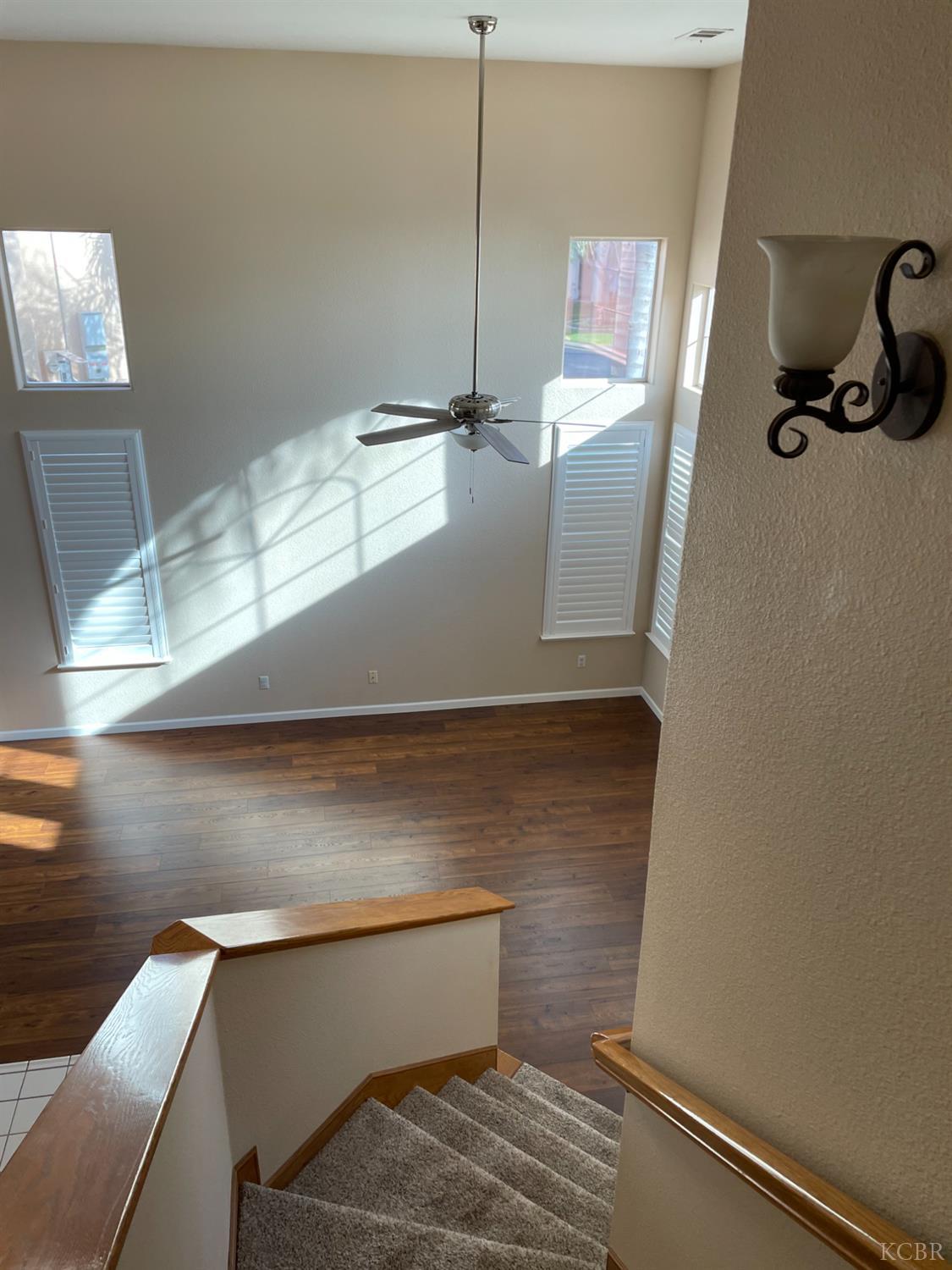 989 Laguna Dr, Lemoore, CA 93245