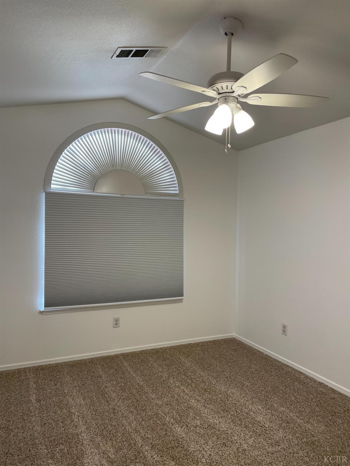 989 Laguna Dr, Lemoore, CA 93245